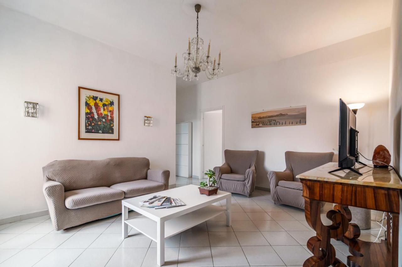 Apartmán Comfy Flat Steps Away From Siena Station! Exteriér fotografie